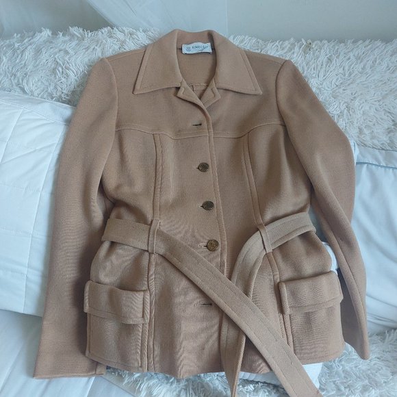 The quality of this blazer!! - Picture 4 of 5